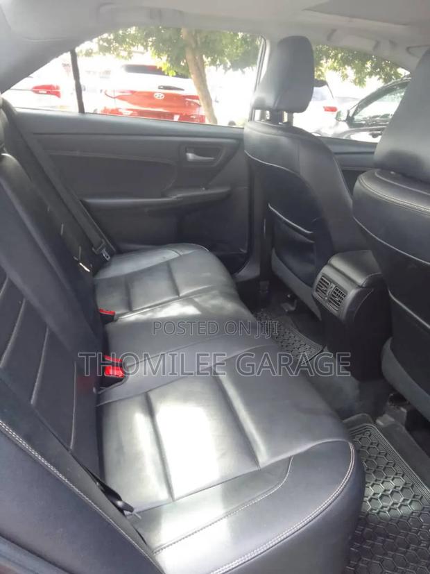 Toyota Camry XLE 4dr Sedan (2.5L 4cyl 6A) 2017 Red photo 11