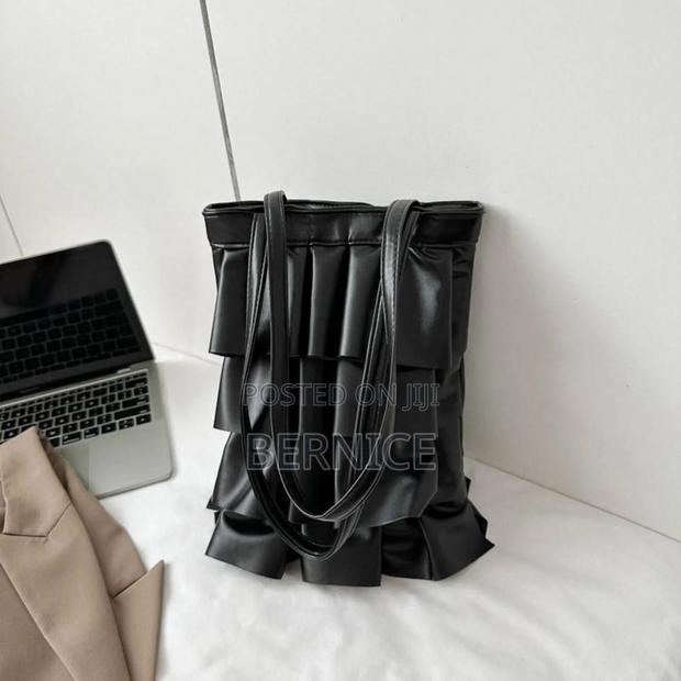 Elegant Black Ruffle Tote Bag – Chic Trendy Style