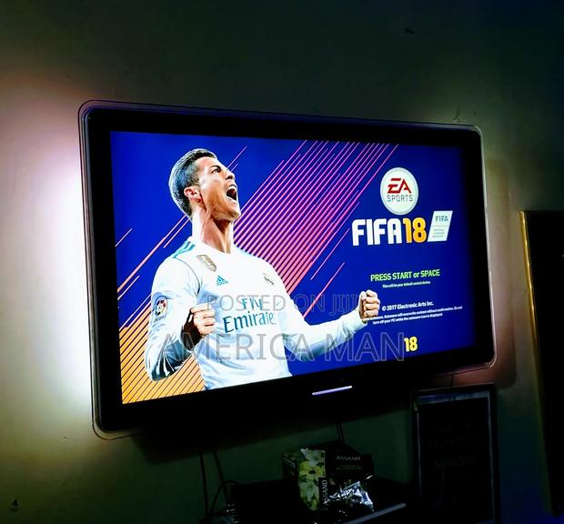 42" Inches Philips LCD Tv photo 3