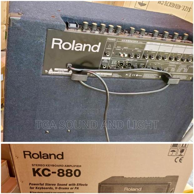 Roland Kc-880 - 320w 2x12" Keyboard Combo photo 2
