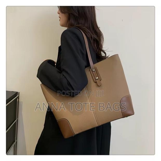 Elegant Ladies Handbag photo 6