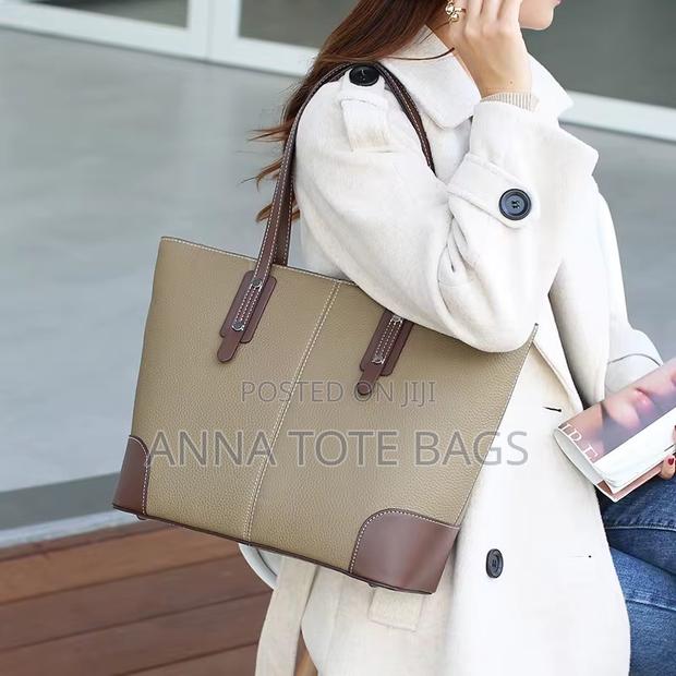 Elegant Ladies Handbag photo 5