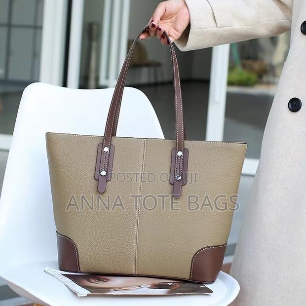 Elegant Ladies Handbag photo 4