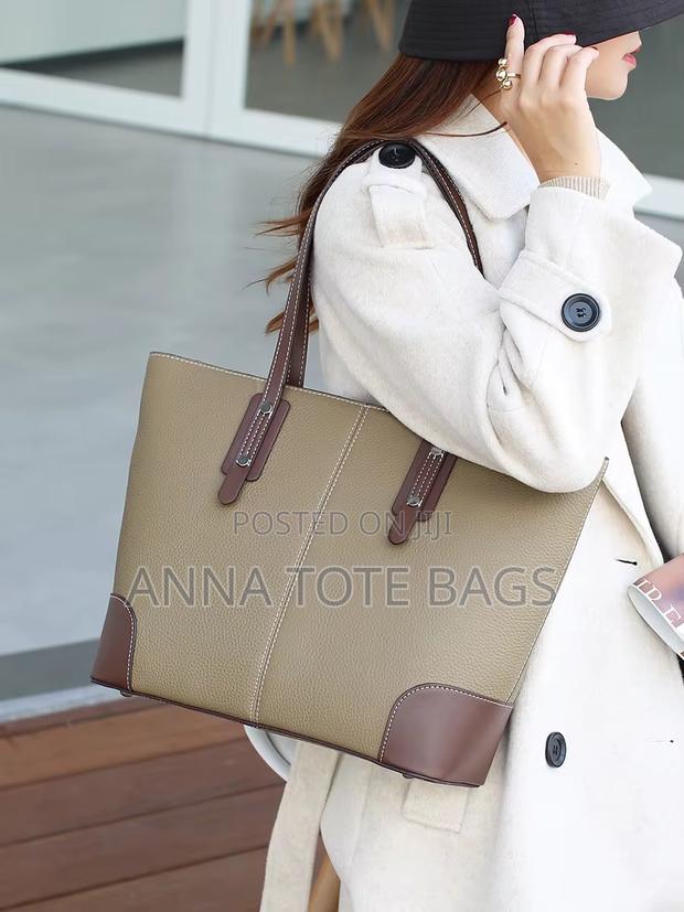 Elegant Ladies Handbag photo 3