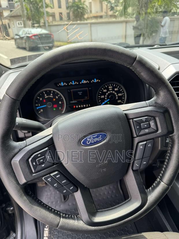 Ford F-150 XLT 4x4 SuperCab Styleside 6.5 ft. box 145 in. WB 2016 Gray photo 2
