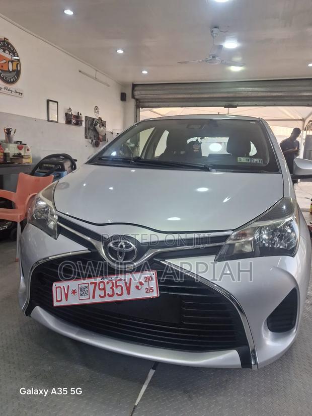 Toyota Yaris 2017 Silver