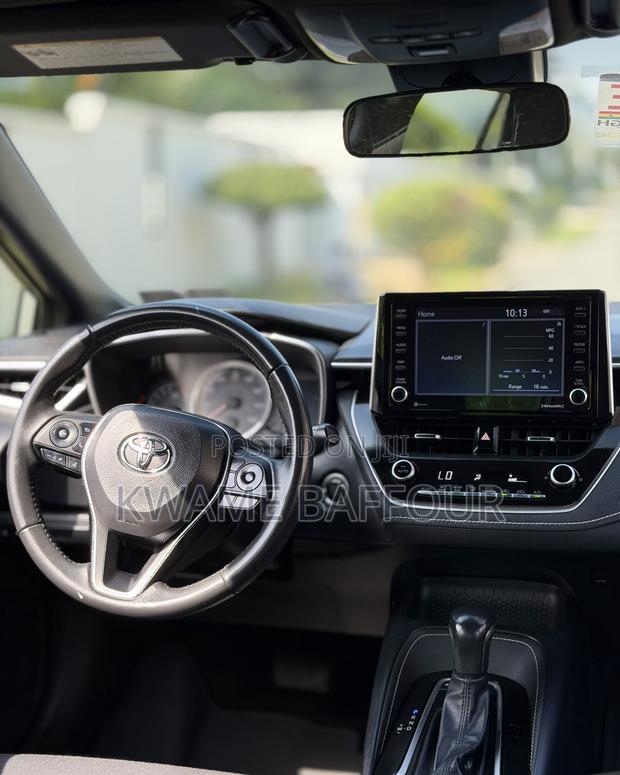 Toyota Corolla 2022 Silver