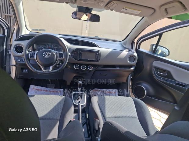 Toyota Yaris 2017 Silver