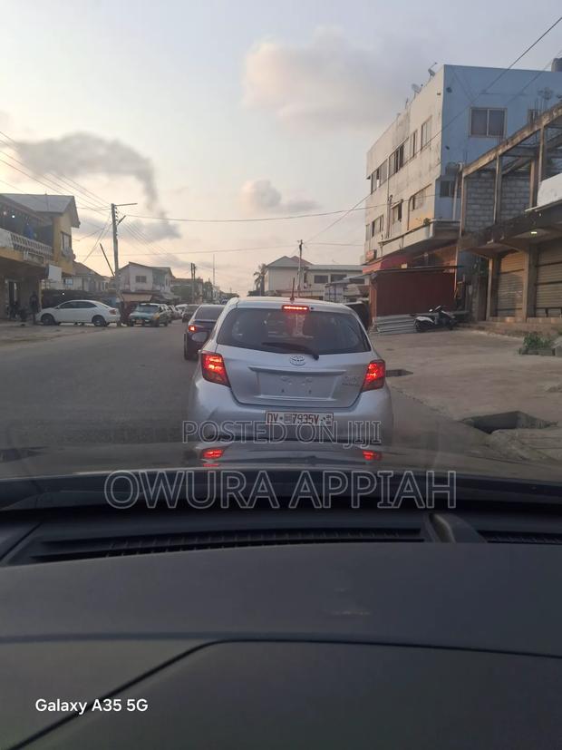 Toyota Yaris 2017 Silver