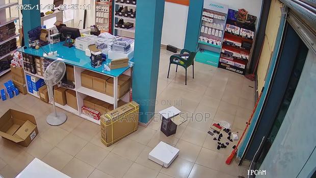 Lady Computer Shop Attendant Needed - Must Strictly Stay Around Adenta photo 3