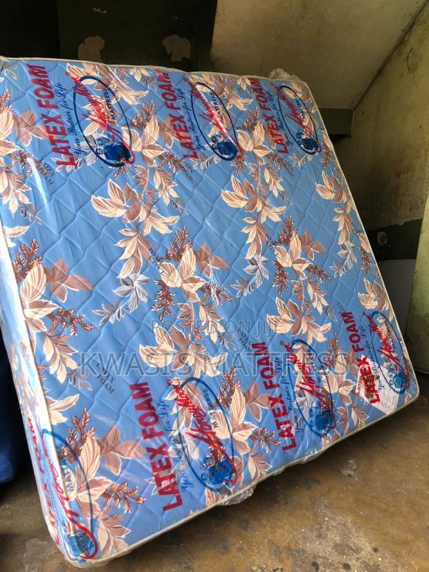 12 Inches Queen Size Mattress Latex Foam · Photo 2