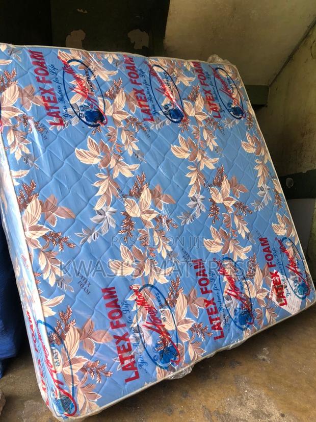 12 Inches Queen Size Mattress Latex Foam · Photo 1
