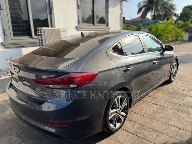Hyundai Elantra Limited 2018 Gray