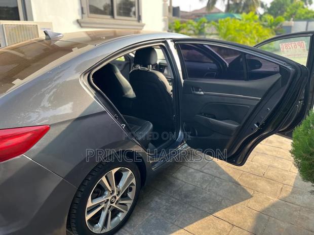 Hyundai Elantra Limited 2018 Gray