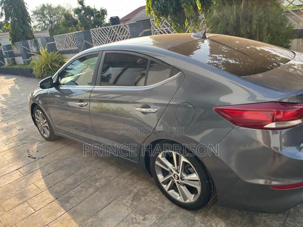 Hyundai Elantra Limited 2018 Gray