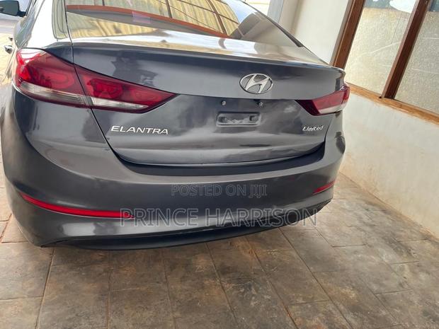 Hyundai Elantra Limited 2018 Gray
