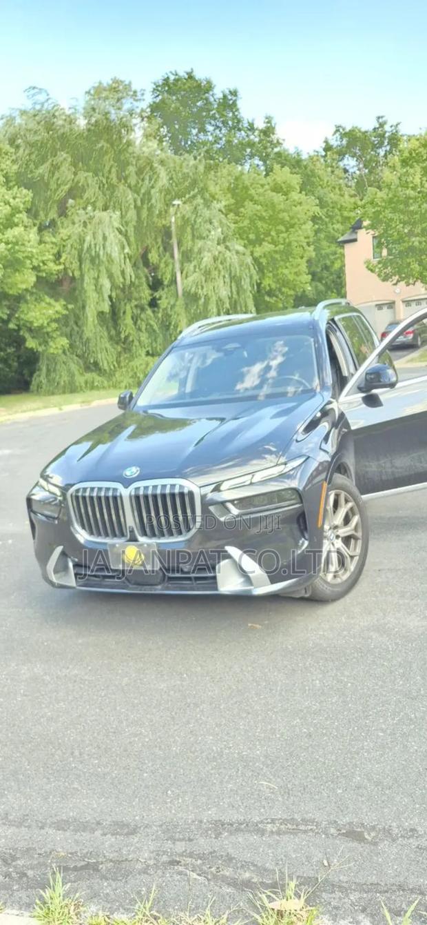 BMW X7 2024 Black photo 2