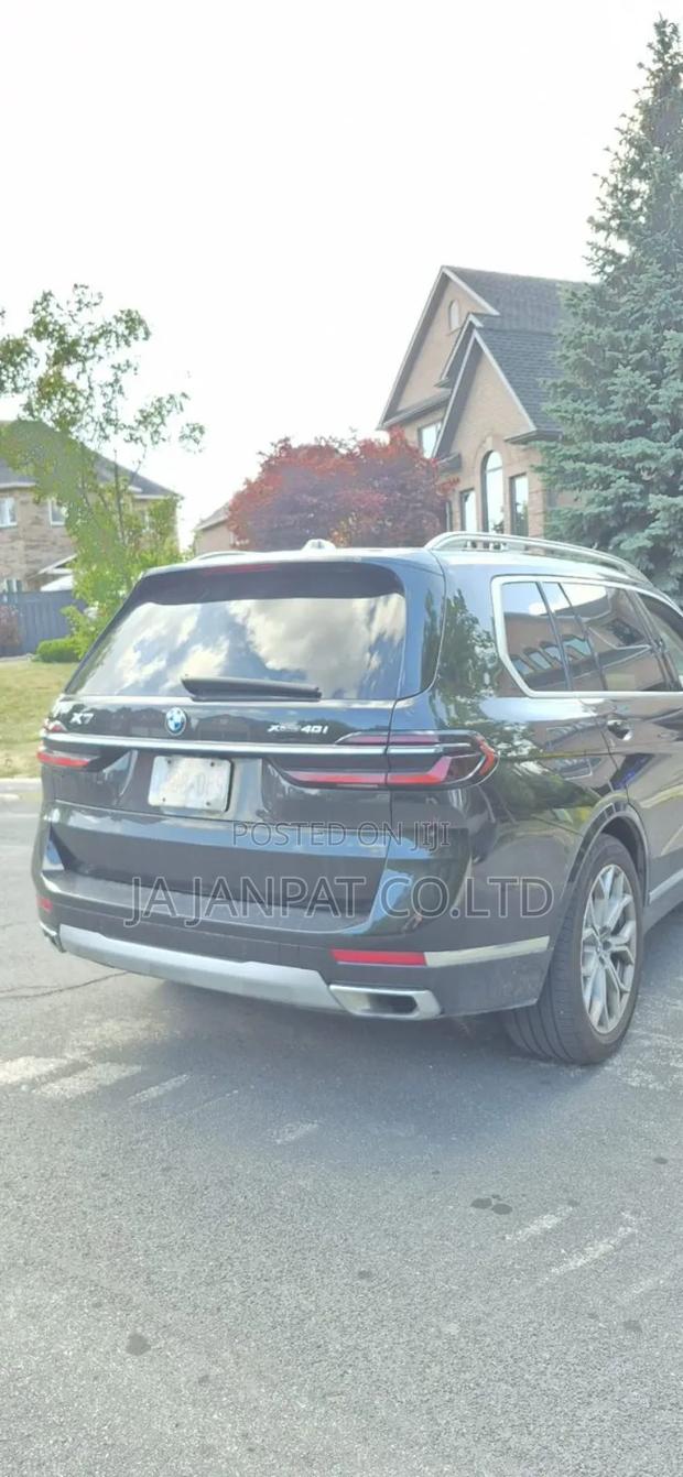 BMW X7 2024 Black photo 4