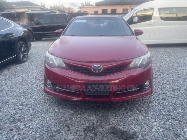 Toyota Camry SE 4dr Sedan (2.5L 4cyl 6A) 2014 Red