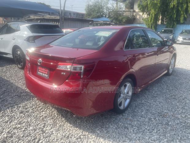 Toyota Camry SE 4dr Sedan (2.5L 4cyl 6A) 2014 Red