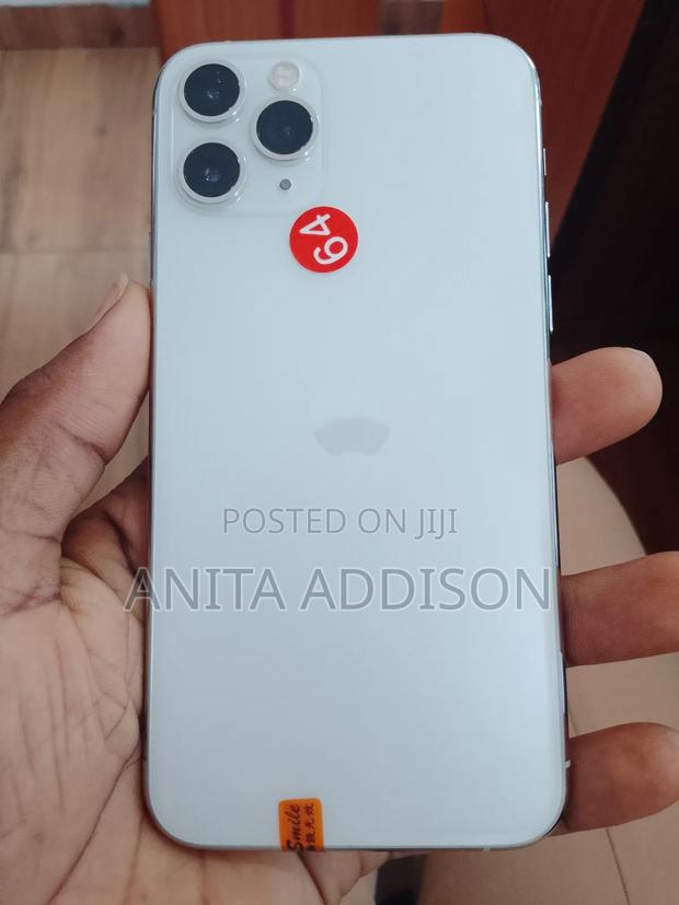Apple iPhone 11 Pro 64 GB White · Photo 4