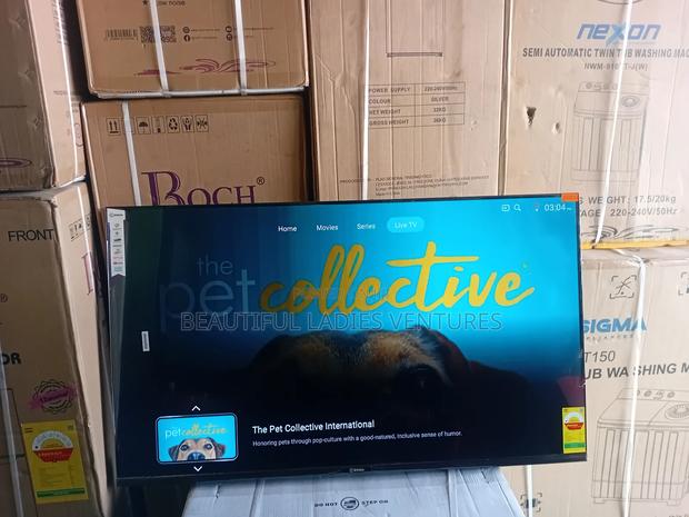High-Definition Smart Screen for Family Movie Nights and Gaming Fun · Photo 4