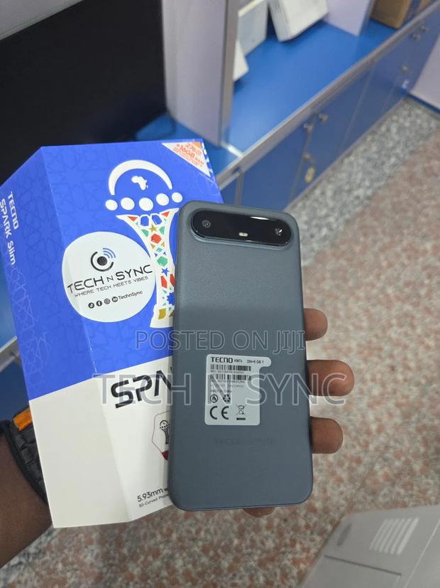 New Tecno Spark Slim 256 GB White photo 2