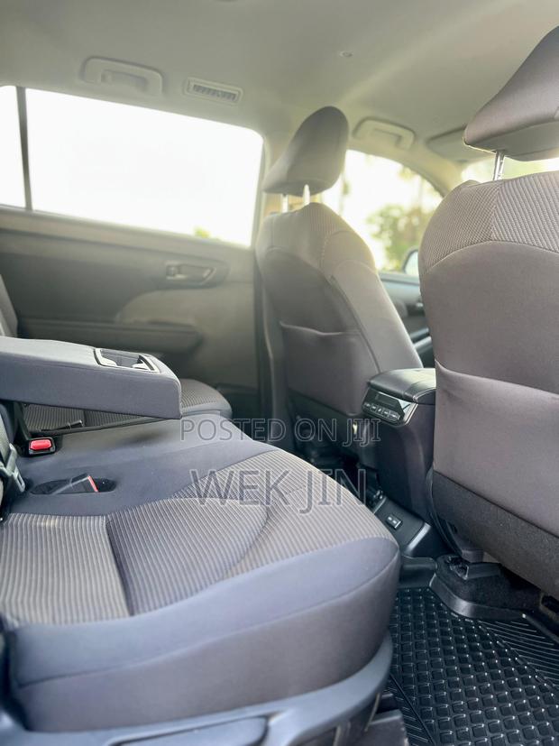 New Toyota Highlander LE AWD 2024 Gray