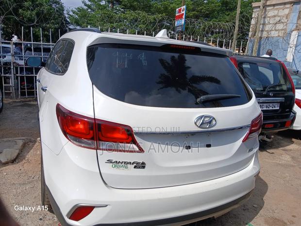 Hyundai Santa Fe 2019 White