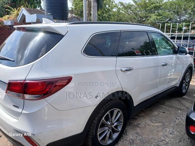 Hyundai Santa Fe 2019 White