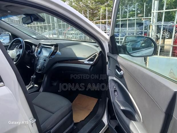 Hyundai Santa Fe 2019 White