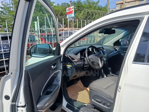 Hyundai Santa Fe 2019 White