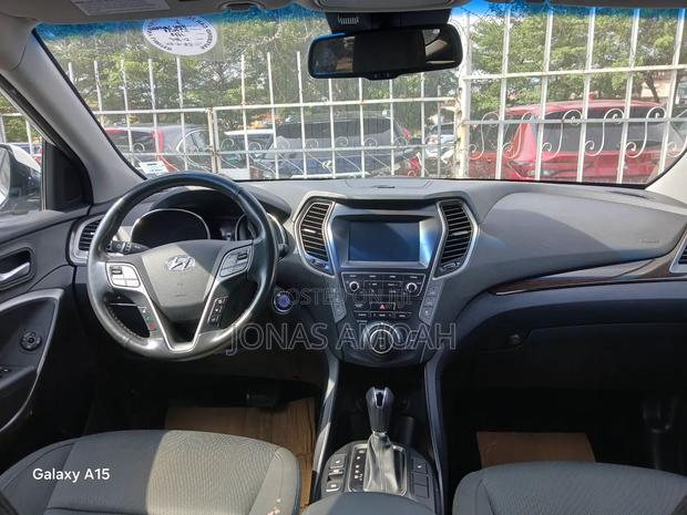 Hyundai Santa Fe 2019 White