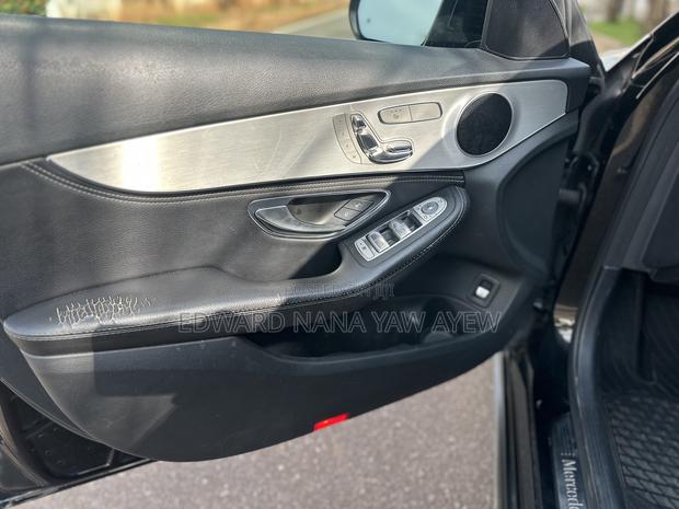 Mercedes-Benz C300 Luxury 4dr AWD 4Matic Sedan (2.0L 4cyl 7A) 2015