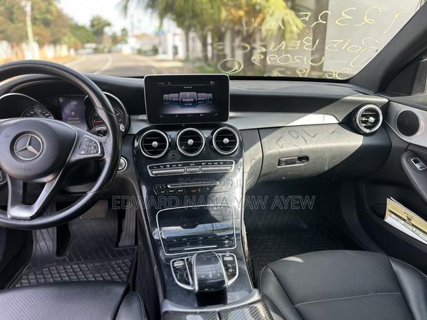 Mercedes-Benz C300 Luxury 4dr AWD 4Matic Sedan (2.0L 4cyl 7A) 2015