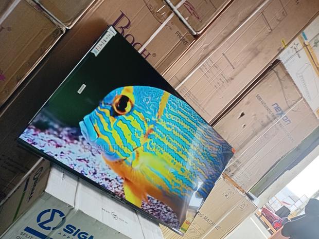 Crystal-Clear 55-Inch Smart Led Tv With Rich Colors and Smart Tv · Photo 4