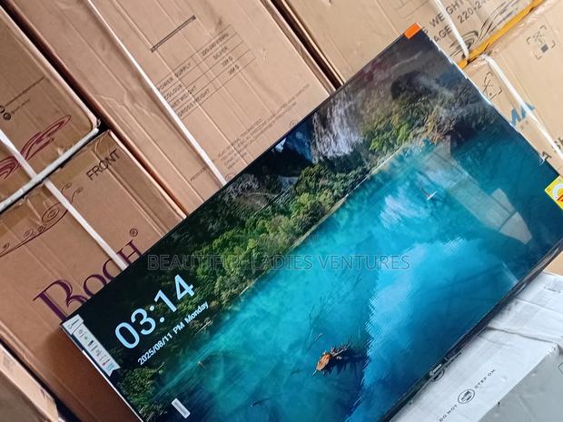 Immersive 55-Inch Smart Flat Screen Ideal for Movies, Sports, Gaming · Photo 4