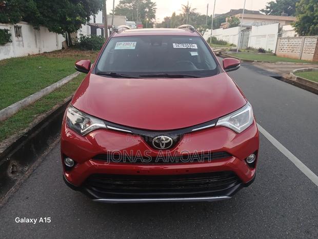 Toyota RAV4 XLE AWD (2.5L 4cyl 6A) 2017 Red