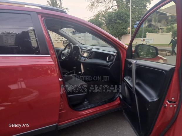 Toyota RAV4 XLE AWD (2.5L 4cyl 6A) 2017 Red