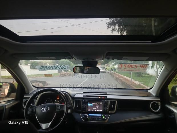 Toyota RAV4 XLE AWD (2.5L 4cyl 6A) 2017 Red