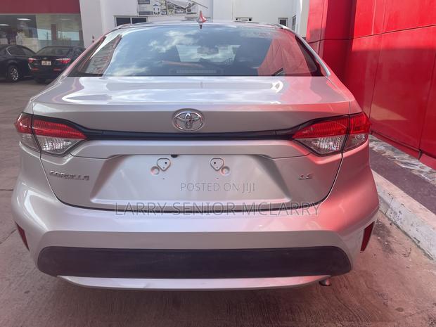 Toyota Corolla LE 2021 Silver