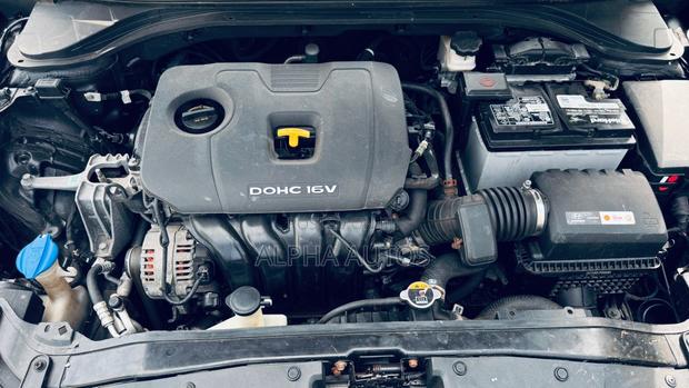 Hyundai Elantra Value Edition Sedan FWD (2.0L 4cyl 6A) 2017 Black