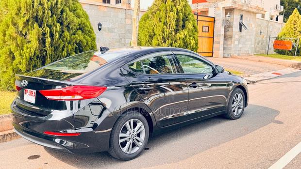 Hyundai Elantra Value Edition Sedan FWD (2.0L 4cyl 6A) 2017 Black