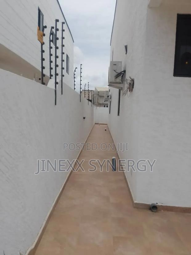 4bdrm Duplex in Sakumono for rent