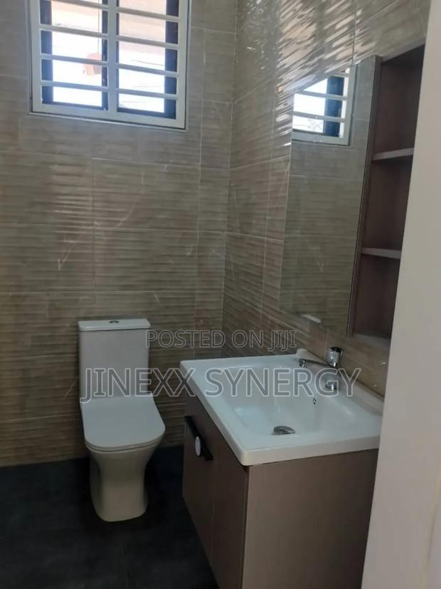 4bdrm Duplex in Sakumono for rent