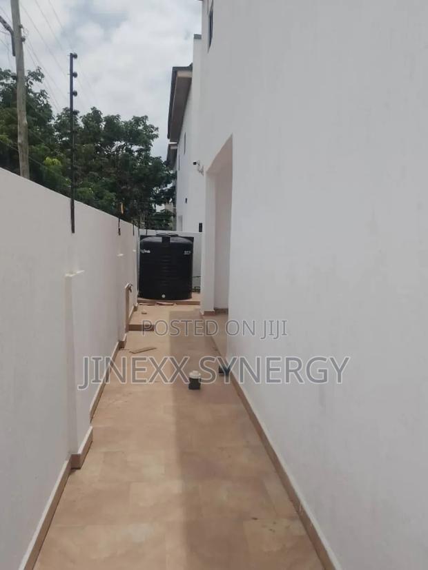 4bdrm Duplex in Sakumono for rent