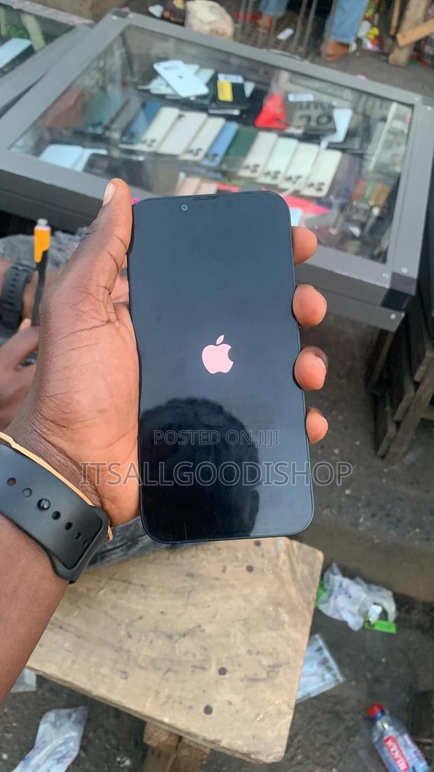 Apple iPhone 13 128 GB Black photo 2