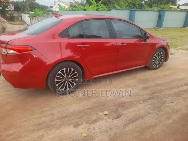 Toyota Corolla SE 2020 Red photo 4