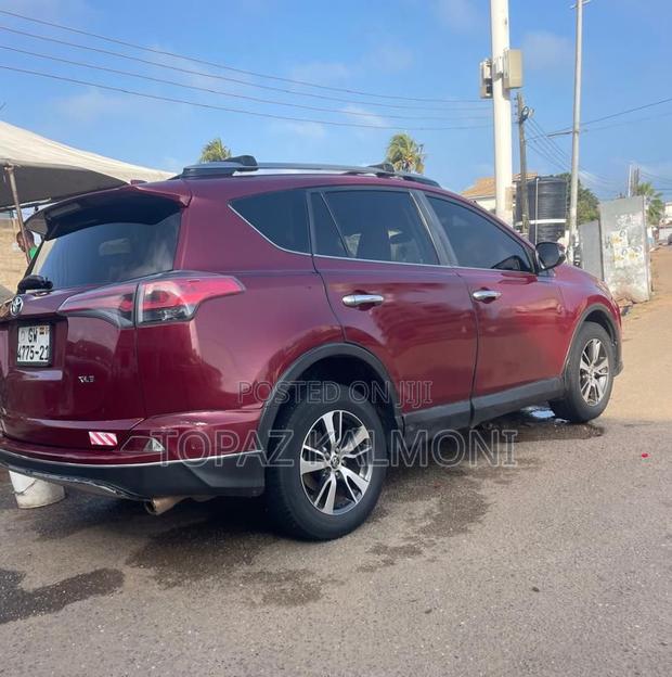 Toyota RAV4 2018 Red