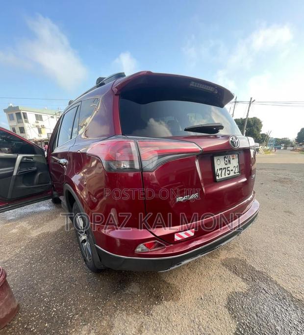 Toyota RAV4 2018 Red